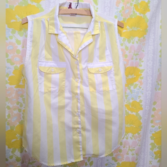 Vintage Lemon yellow vintage sleeveless button front top - Picture 2 of 9